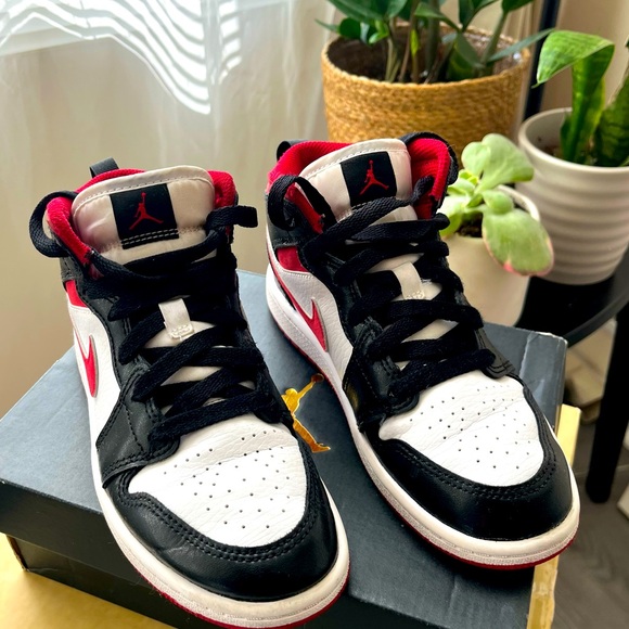 Jordans - Picture 2 of 5